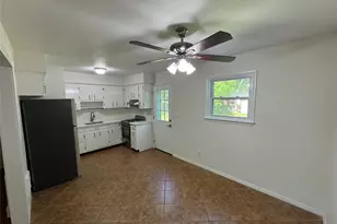 408 A 7th St, East Northport, NY 11731 - Photo 4