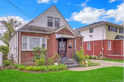 1312 Park Avenue, New Hyde Park, NY 11040 - Photo 2