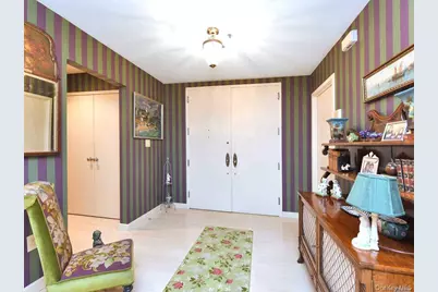 123 Middle Neck Road #304-5, Great Neck, NY 11021 - Photo 2