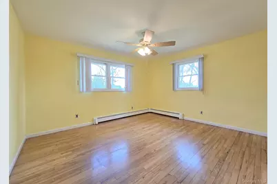 240 N 3rd Street, Ronkonkoma, NY 11779 - Photo 8