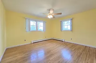 240 N 3rd St, Ronkonkoma, NY 11779 - Photo 8
