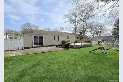 240 N 3rd Street, Ronkonkoma, NY 11779 - Photo 20