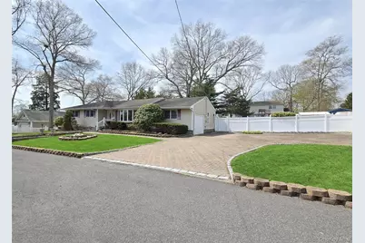 240 N 3rd Street, Ronkonkoma, NY 11779 - Photo 2