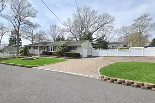 240 N 3rd St, Ronkonkoma, NY 11779 - Photo 2