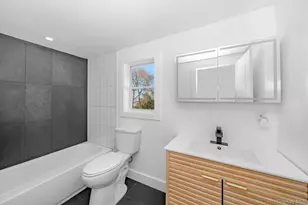 227 N Railroad Ave, Babylon, NY 11702 - Photo 12