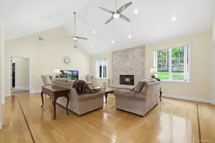 14 Glen Ln, Newburgh, NY 12550 - Photo 4