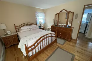 70 E Neptune Ave, Lindenhurst, NY 11757 - Photo 14