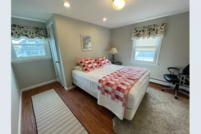 70 E Neptune Avenue, Lindenhurst, NY 11757 - Photo 18