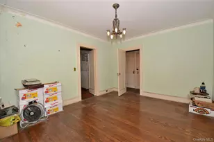 2586 Riverside Dr, Wantagh, NY 11793 - Photo 10