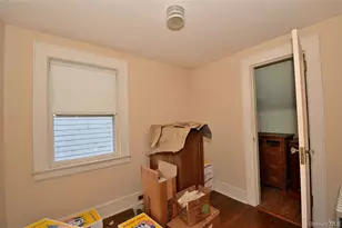 2586 Riverside Dr, Wantagh, NY 11793 - Photo 8