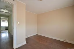 2586 Riverside Dr, Wantagh, NY 11793 - Photo 16
