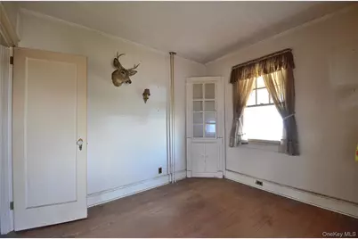 2586 Riverside Drive, Wantagh, NY 11793 - Photo 12