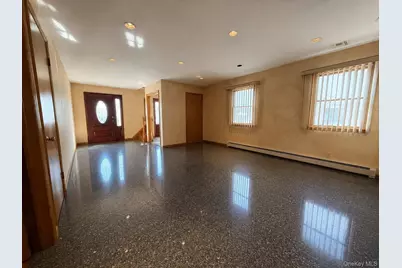 208 Doris Avenue, Franklin Square, NY 11010 - Photo 12