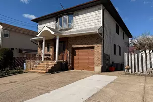 208 Doris Ave, Franklin Square, NY 11010 - Photo 2