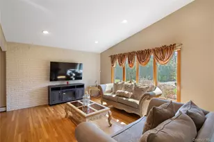11 Laurie Pl, Glen Cove, NY 11542 - Photo 4