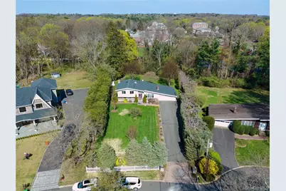 11 Laurie Place, Glen Cove, NY 11542 - Photo 2