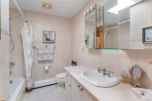 11 Laurie Pl, Glen Cove, NY 11542 - Photo 14