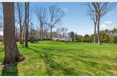 161 Yukon Drive, Woodbury, NY 11797 - Photo 40