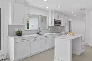 161 Yukon Dr, Woodbury, NY 11797 - Photo 14