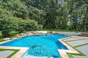 161 Yukon Dr, Woodbury, NY 11797 - Photo 32
