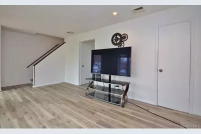 35 Black Stallion Court, Middletown, NY 10940 - Photo 8