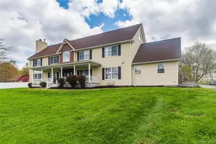 107 Dunthorne Dr, Bloomingburg, NY 12721 - Photo 2