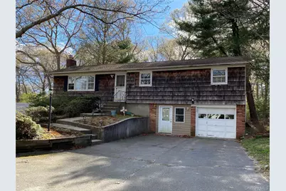 20 Oak Place, Selden, NY 11784 - Photo 1