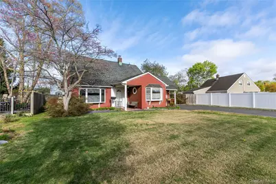 5 Crabtree Lane, Levittown, NY 11756 - Photo 2