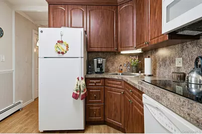 124 Saddle Lane, Levittown, NY 11756 - Photo 20