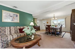 124 Saddle Ln, Levittown, NY 11756 - Photo 16