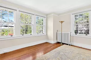 25 West Dr, Manhasset, NY 11030 - Photo 32