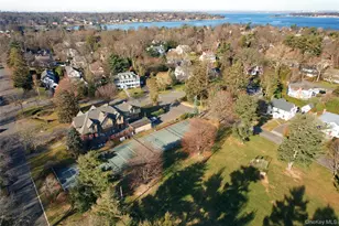 25 West Dr, Manhasset, NY 11030 - Photo 48