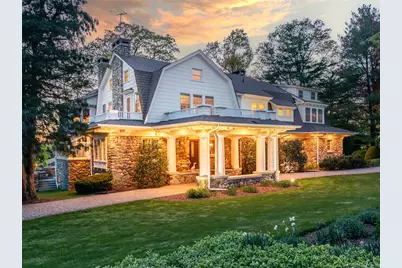 25 West Drive, Manhasset, NY 11030 - Photo 2