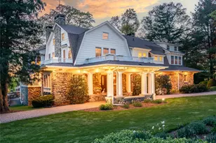 25 West Dr, Manhasset, NY 11030 - Photo 2