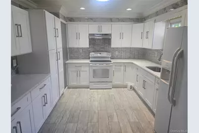 38 Sage Street, Central Islip, NY 11722 - Photo 4