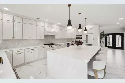 129 Tardy Lane S, Wantagh, NY 11793 - Photo 12
