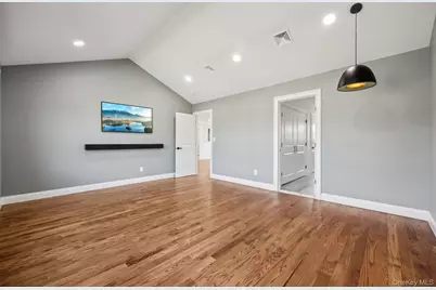 129 Tardy Lane S, Wantagh, NY 11793 - Photo 38
