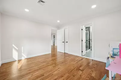 129 Tardy Lane S, Wantagh, NY 11793 - Photo 32