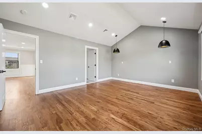129 Tardy Lane S, Wantagh, NY 11793 - Photo 36