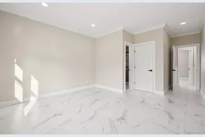 129 Tardy Lane S, Wantagh, NY 11793 - Photo 20