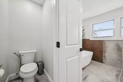 129 Tardy Lane S, Wantagh, NY 11793 - Photo 42