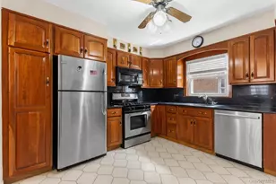 95-21 150th Rd, Ozone Park, NY 11417 - Photo 6