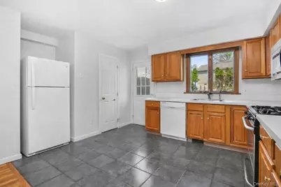 21 W Division Street, Greenwich, CT 06830 - Photo 4