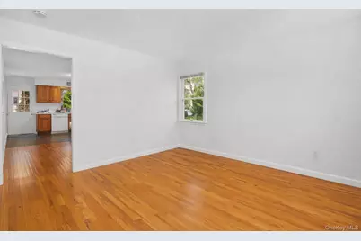 21 W Division Street, Greenwich, CT 06830 - Photo 2