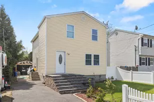 30 S 28th St, Wyandanch, NY 11798 - Photo 2