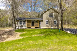 24 Farmingdale Ln, Bloomingburg, NY 12721 - Photo 2