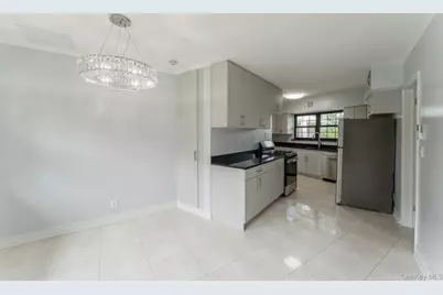 2 Foxwood Road, Great Neck, NY 11024 - Photo 18