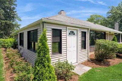 2 Foxwood Road, Great Neck, NY 11024 - Photo 6