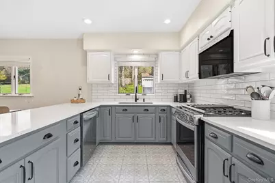 47 Valley View Terrace, Mount Kisco, NY 10549 - Photo 16