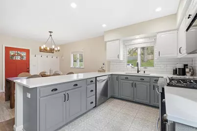47 Valley View Terrace, Mount Kisco, NY 10549 - Photo 14